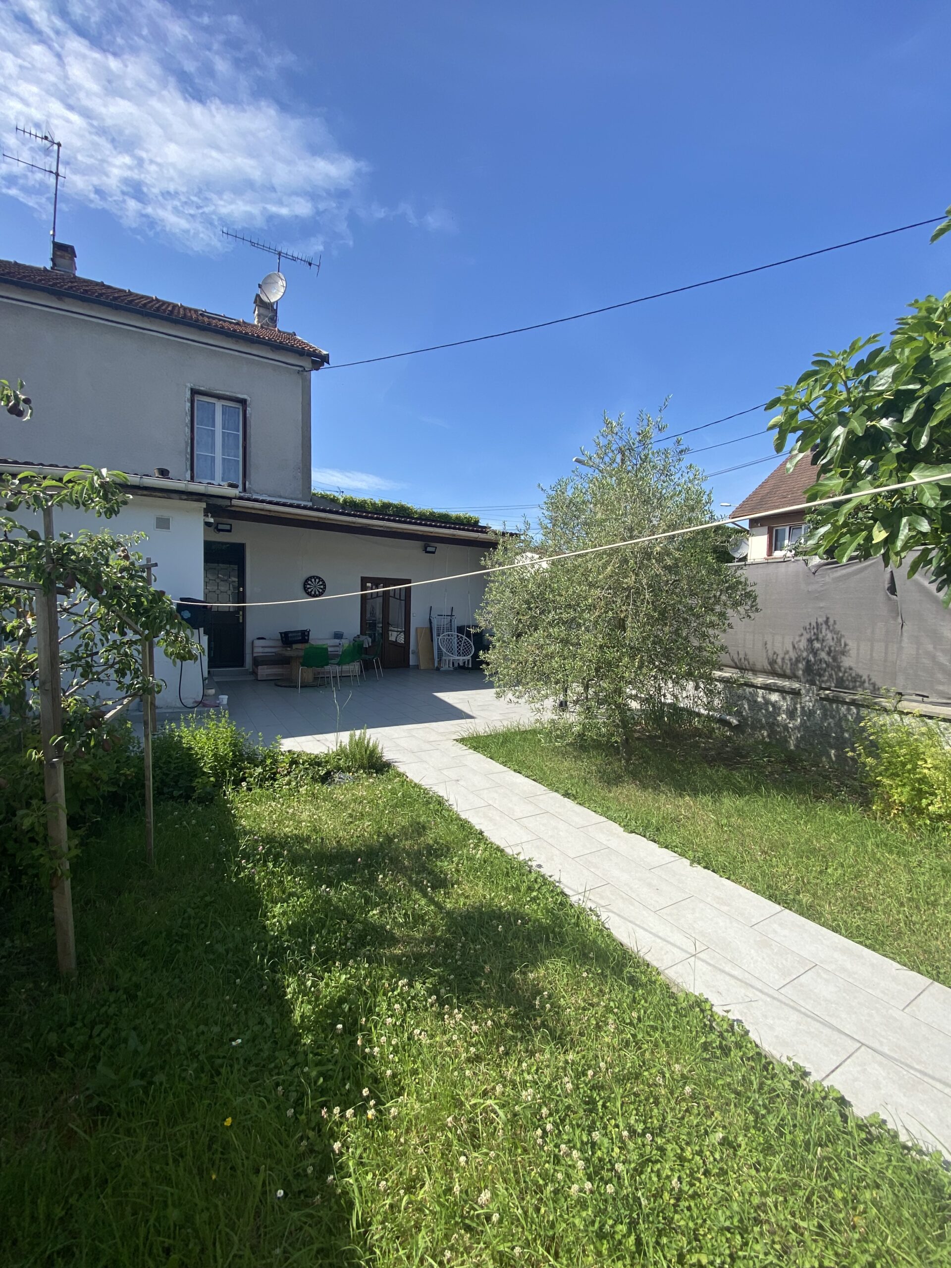 Maison avec studio indépendant à vendre – 96 m² habitables A Villepinte – Idéal investissement ou famille